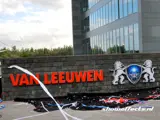 Opening Van Leeuwen.